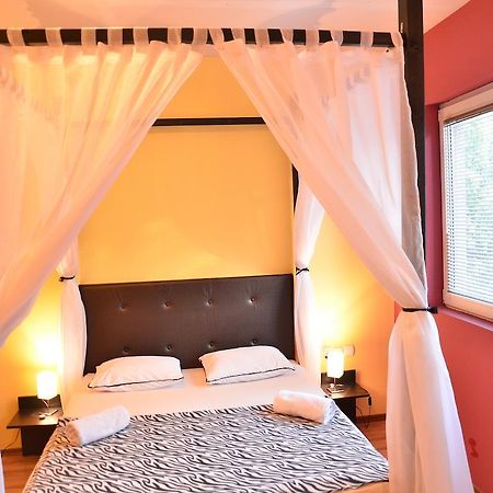 Hostel Kalonis Скопье Экстерьер фото