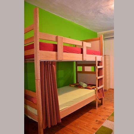 Hostel Kalonis Скопье Экстерьер фото