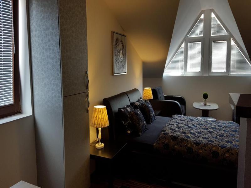 Hostel Kalonis Скопье Экстерьер фото