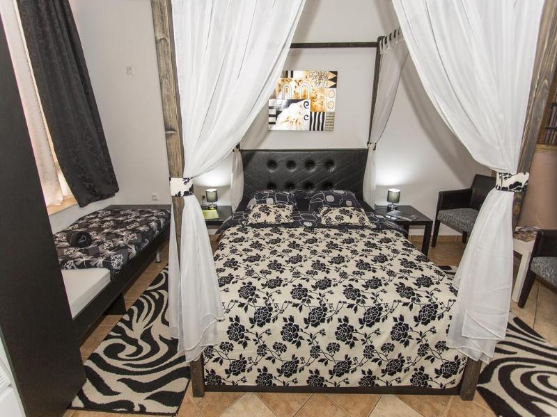 Hostel Kalonis Скопье Экстерьер фото