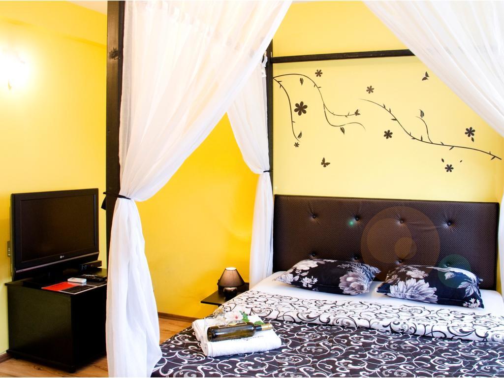 Hostel Kalonis Скопье Экстерьер фото