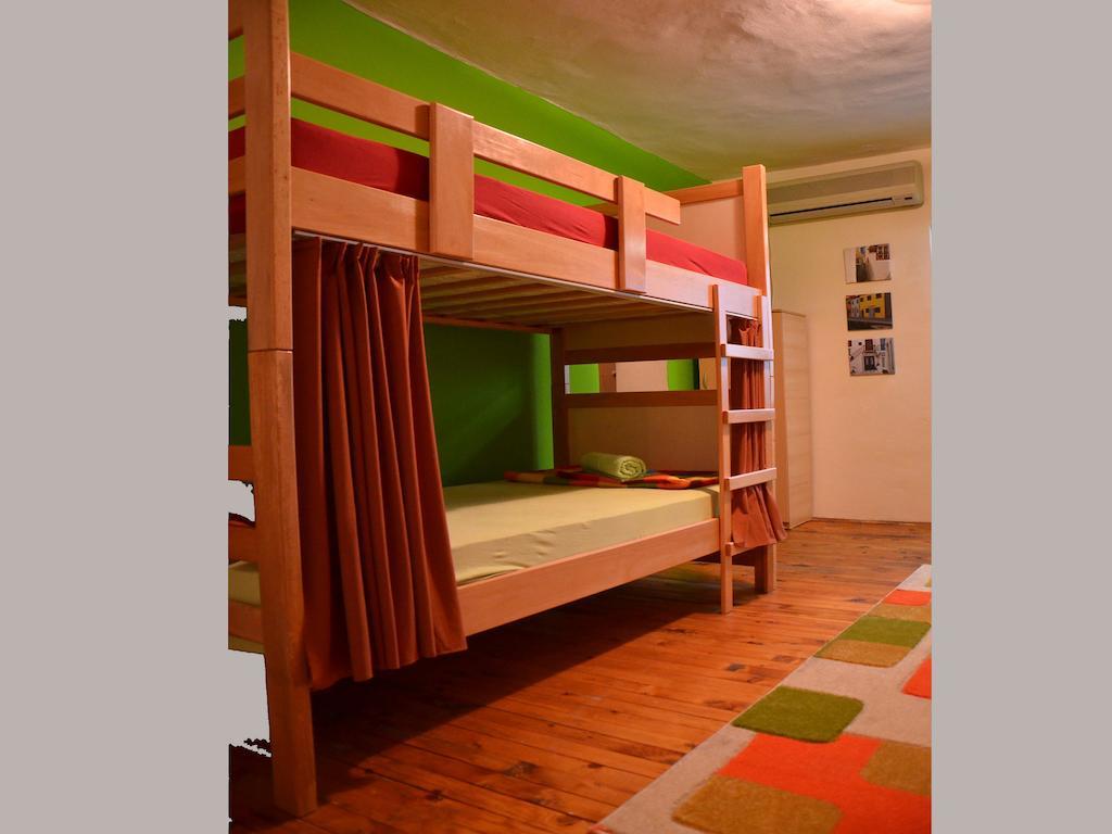 Hostel Kalonis Скопье Экстерьер фото